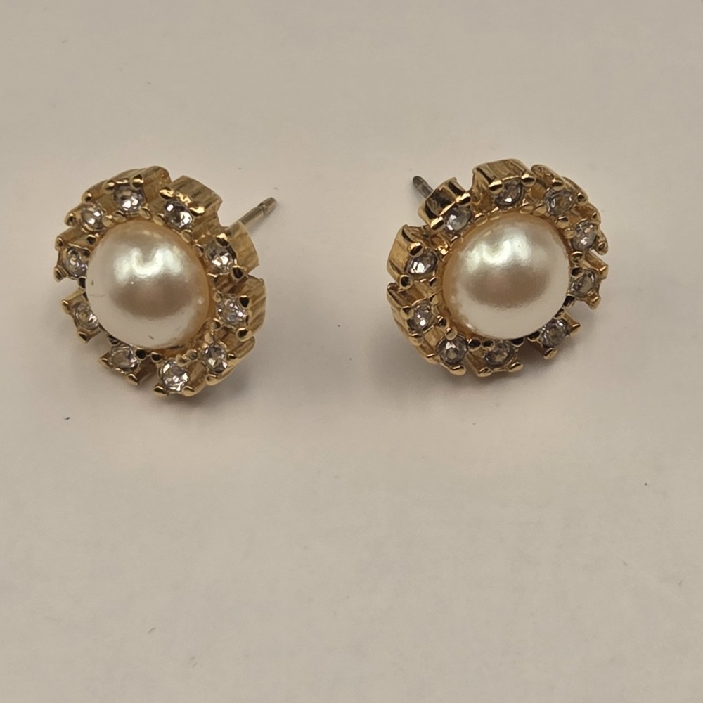 Richelieu VTG Gold Tone Faux Pearl Rhinestone Halo Stud Earrings - Picture 7 of 8